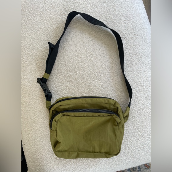 BAGGU Fanny Pack (Moss)